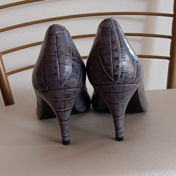 New!Victoria's Secret Colin Stuart Croc Kitten Heels - Picture 2 of 5